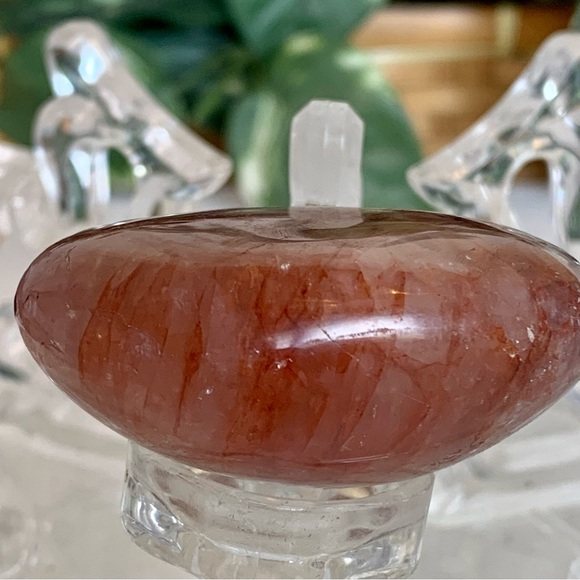 2" RED FIRE QUARTZ Hematoid Crystal Polished Palm Stone Tumble Madagascar 73g - Picture 4 of 13